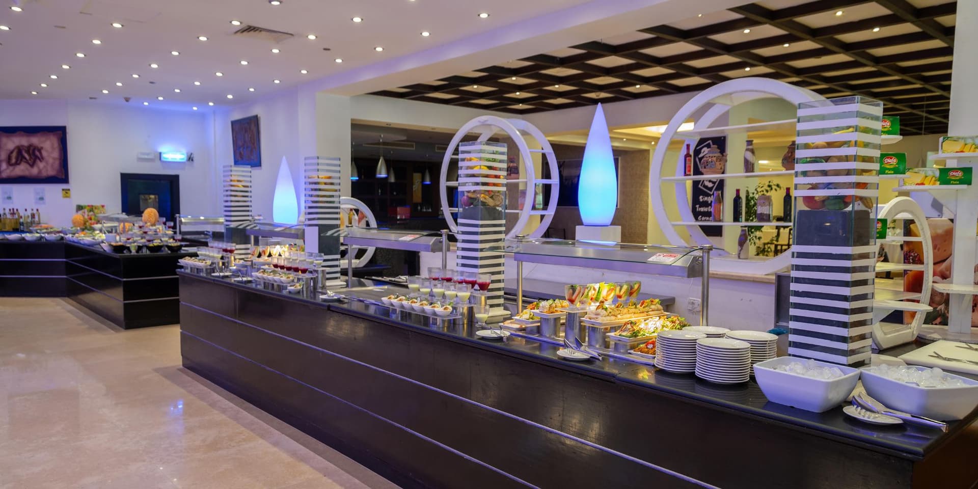 Restaurants & Bars